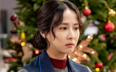 조여정, 휴일에도 못 쉬는 워킹맘…악덕 상사에 눈치('타로')