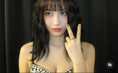 TWICEモモ、肉感的なボディ