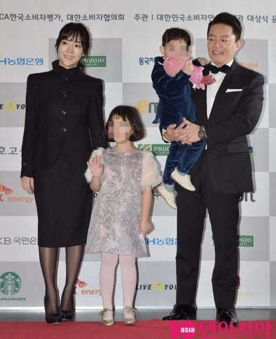 감정팔이는 항상 발등을 찍는 법인데…이윤진이 자초한 가시밭길[TEN피플]