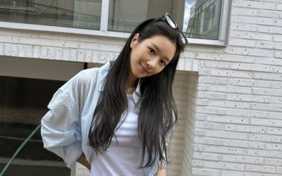 서예지, 169cm 43kg이라더니…공백기에도 개미허리 그대로네