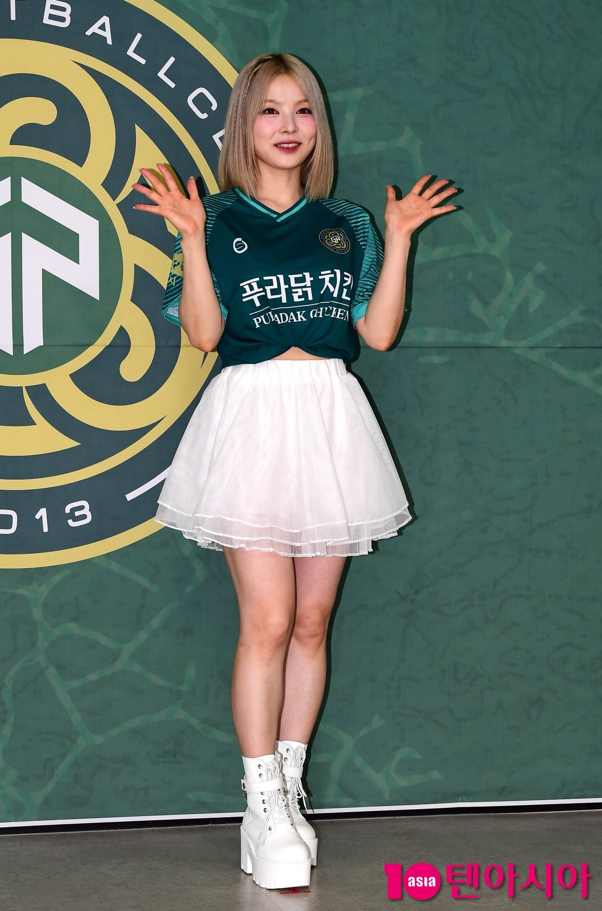 유수현, 블링블링 깜찍 손인사[TEN포토]