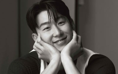 신상 유니폼 입은 손흥민 "응원 댓글 종종 봐, 위트 있는 분들 많더라" [화보]