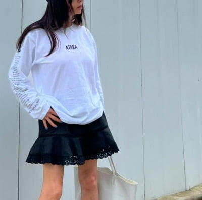 황신혜, 누가 60대로 보겠어…미니스커트 입고 늘씬한 몸매 과시