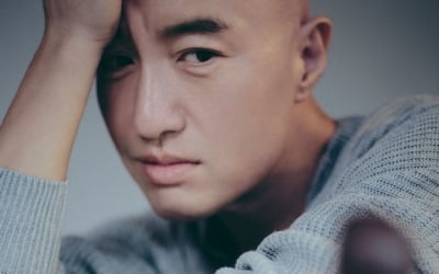 '커밍아웃 24년' 홍석천 "'톱 게이' 타이틀, 좋아하는 男에게 넘겨주고파" [화보]