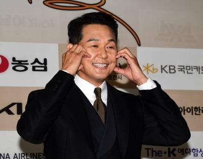 박성웅, 상남자의 볼하트[TEN포토]