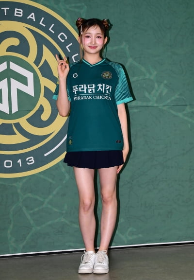 버스터즈 민지, 사랑스러운 눈맞춤[TEN포토]