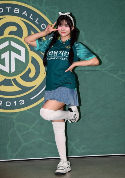 버스터즈 타카라, 앙증맞은 브이[TEN포토]