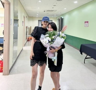 조현아 옆 자이언트 베이비…수지, 106만원으로 시상식 방불케한 복장