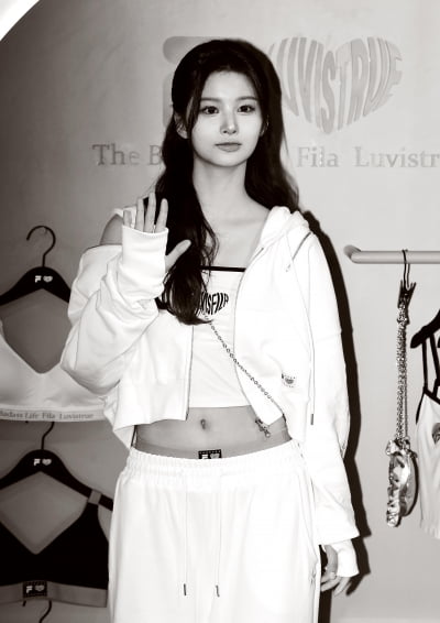 엔믹스 설윤, 흑백을 뚫고 나오는 아우라[TEN포토]
