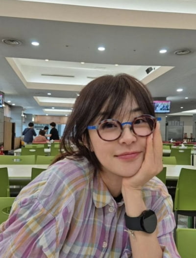 '47세' 최강희 대학생인 줄…'너드미 최강자' 셀프 인증 "내 앞에서 논하지 마"