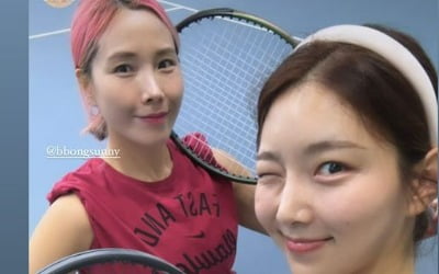 신봉선, 11kg 감량하더니 아나운서 옆에서도 미모 자랑…날렵한 턱선 '깜짝'