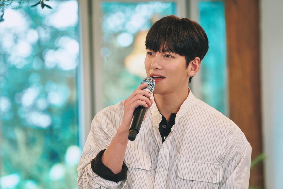 '리볼버' 지창욱, '향수 뿌린 미친개'다운 토크력…'유퀴즈' 뒤집어놨다