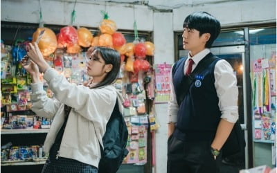 Jung So-min and Hae-in, high school couple chemistry