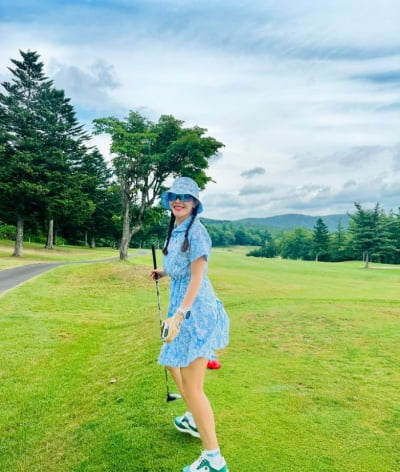 '170cm 51kg' 엄지원, 46세인데 양갈래 머리 이렇게 잘 어울리다니