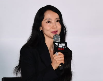 전도연, 감독 액션신 눈 하나 깜박 안거려..."내가 또 역사를"[TEN포토]