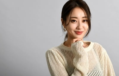 '대표 고양이상' 경리, 인간 체리 변신하고 컴백