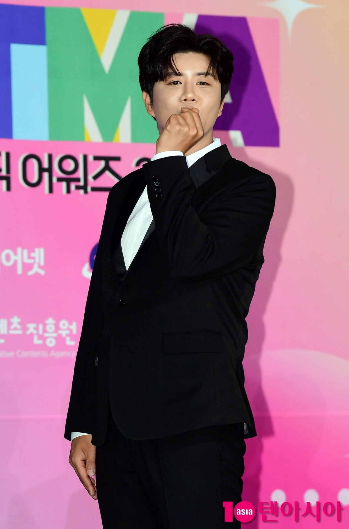 진해성, 여름 밤 함께 별 보러 가고 싶은 남자 트로트 가수 1위…2위는 송민준 [TEN차트]