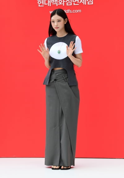 뉴진스 해린, 빠져드는 눈웃음[TEN포토]
