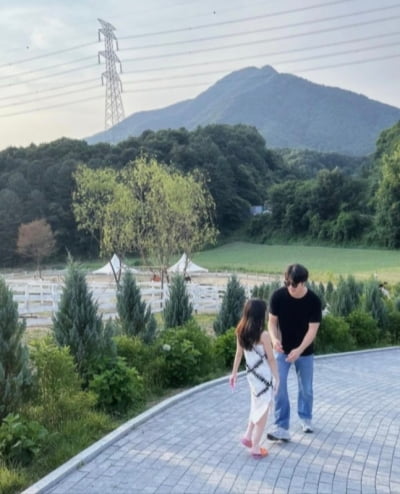 권상우♥손태영, 9살 딸 엄마 똑 닮았네…벌써부터 우월한 비율