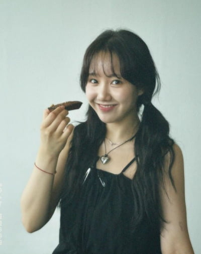 빵꾸똥꾸 맞아? 26세 진지희, 소녀에서 숙녀로