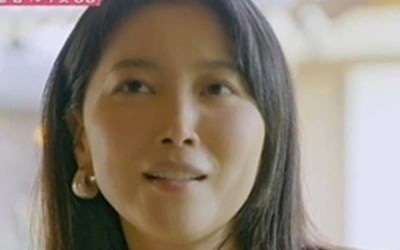 Oh Yoon-ah begins dating publicly after divorce