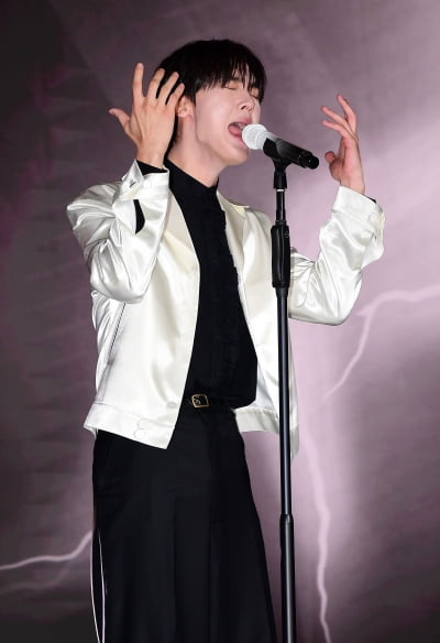 아스트로 윤산하, 나 혼자 만든 무대[TEN포토]
