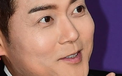 전현무, 파리의 남자 됐다…오늘(11일) 역도 캐스터 데뷔 [TEN이슈]