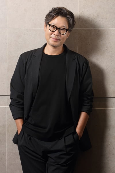 유재명 "전두환 역할, 사실 처음엔 거절했다"('행복의 나라') [인터뷰①]