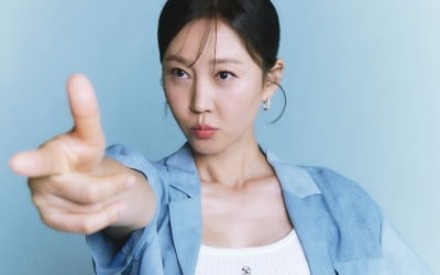 염정아 "초면에 노래부터…철판 잘 까는 편"('크로스') [인터뷰①]