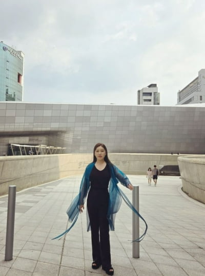 이 키가 어떻게 '153cm'…송가인, 프로필 교체 시급해 보이는 '우월 비율'