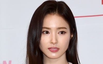 Shin Se-kyung, Following YouTube, Wants to Join Weverse Directly