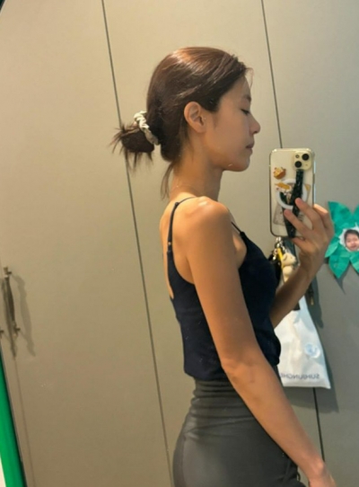 '♥치과의사' 이윤지, 폭풍성장 둘째 딸 공개…커플 신발로 '딸바보' 인증