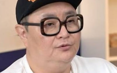 Jung Jae-yong reunites with his ex-wife