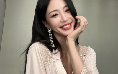 한예슬, 제대로 "예쁜 척"…결혼하더니 물오른 미모