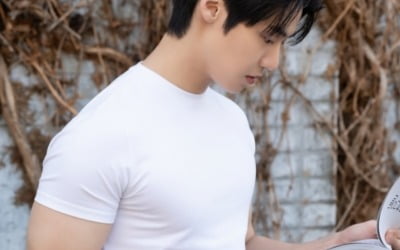 Lee Seung-hyub Shines in 'Mom's Friend's Son' with Irresistible Charm