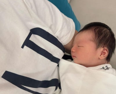 이다은, 재혼 후 얻은 子 최초공개…4.03kg 건강하게 태어난 윤남주