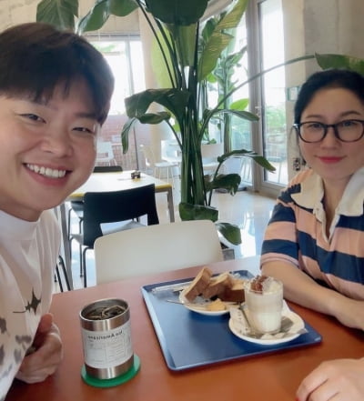 김영희, ♥10살 연하에 하트 뿅뿅…"눈웃음과 어깨에 반했지"