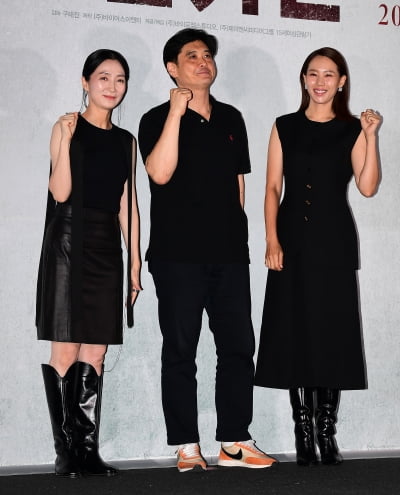 조윤희-김주령-구태진 감독, 영화 '늘봄가든' 파이팅![TEN포토]