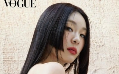 Yuna Kim Stuns Fans with Chic Hime Cut in Vogue Korea Photoshoot