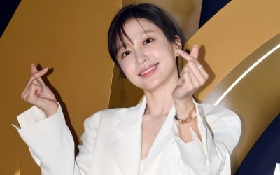 EXID's Hani Steps Down from JTBC4's 'Review Four Cuts' Amid Controversy