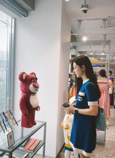 딸 옷 보는 건데…'42세' 한채아, 너무 동안이라 조카 선물 고르는 듯한 비주얼