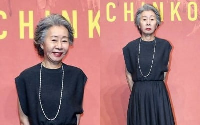 윤여정, 77세 늙은이라더니…383만원 원피스로 세월 거스른 고혹미