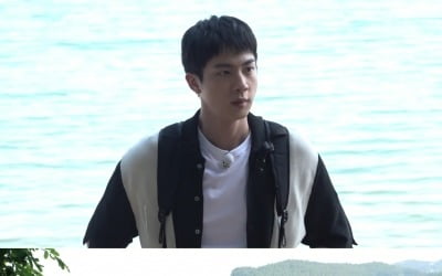 BTSのジン、アン・ジョンファンと新しい島の探検に同行