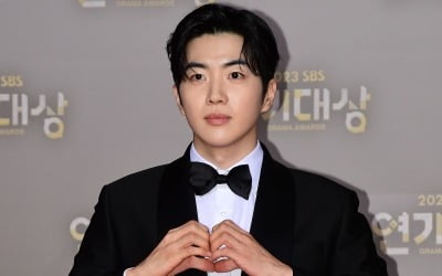 Actor Kang Hoon Transforms into a Lovelorn Announcer in 'To My Harry'