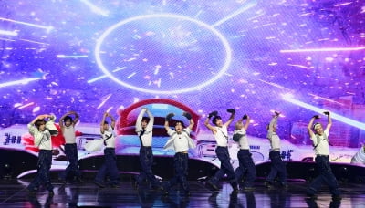 제로베이스원, 타이틀곡 ‘GOOD SO BAD’ 퍼포먼스[TEN포토]