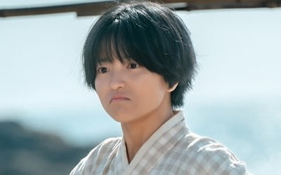 Kim Tae-ri Returns in New tvN Drama 'Jeong Nyeon' with First Stills Revealed