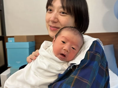 이은형, ♥강재준을 낳았네…남편 판박이 품에 안고 '엄마 미소'