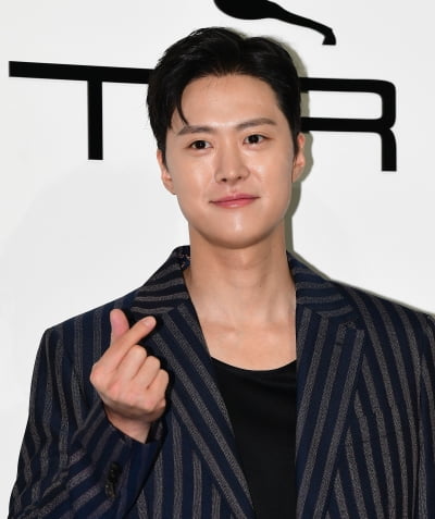 공명, 귀여운 하트[TEN포토]