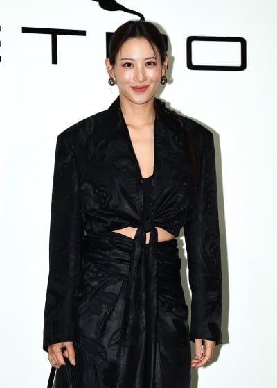 수현, 크롭톱으로 은근히 섹시하네[TEN포토]