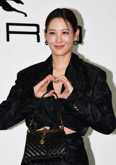 수현, 앙증맞은 하트[TEN포토]